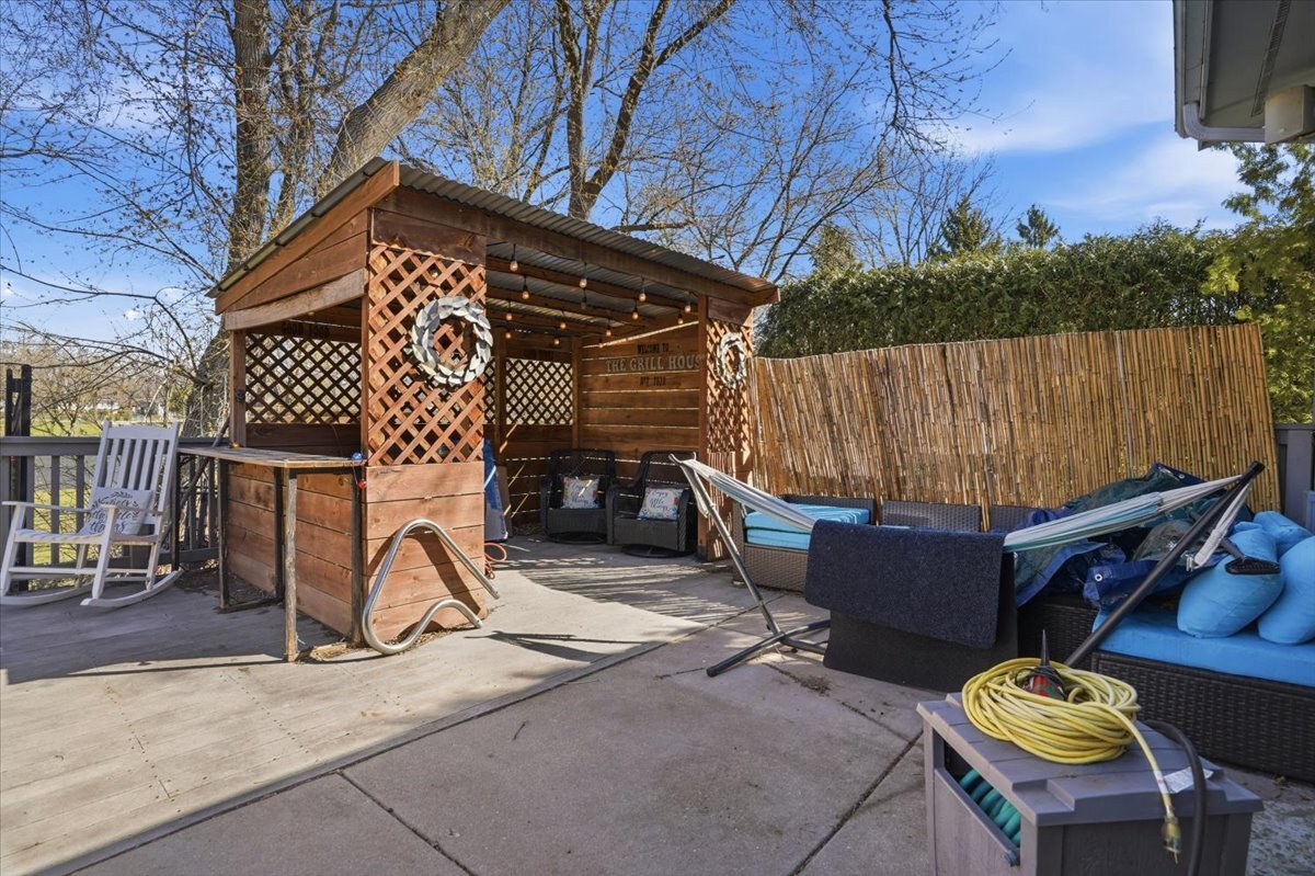 30 Coventry Cove Court, Lake Villa, IL 60046