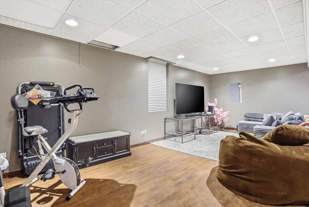 30 Coventry Cove Court, Lake Villa, IL 60046