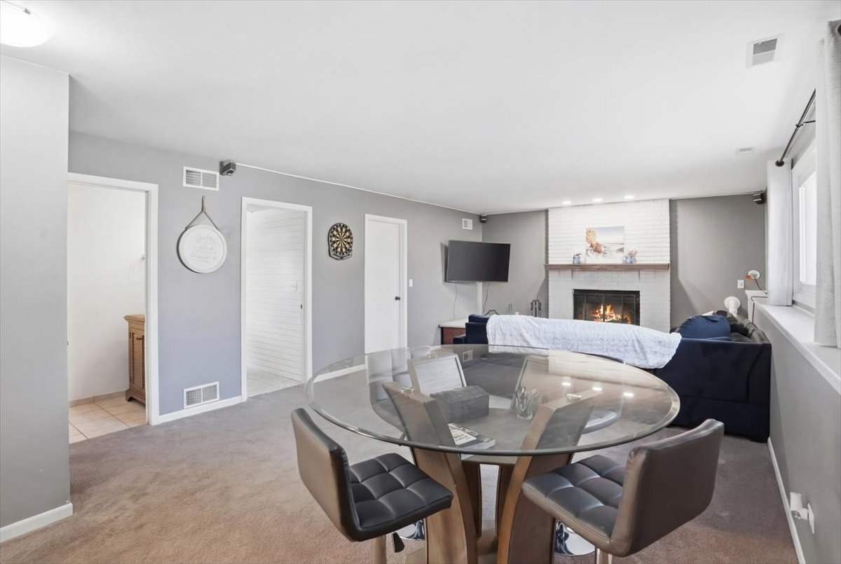 30 Coventry Cove Court, Lake Villa, IL 60046