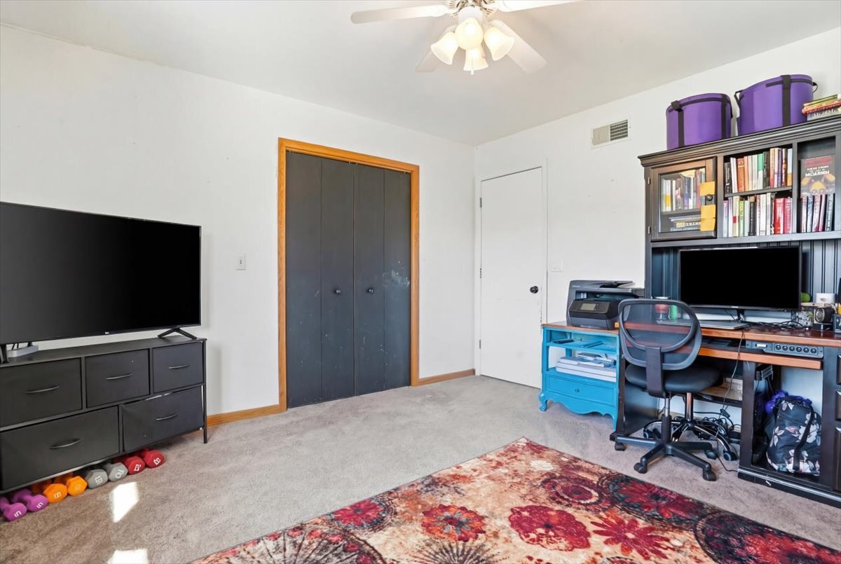 30 Coventry Cove Court, Lake Villa, IL 60046