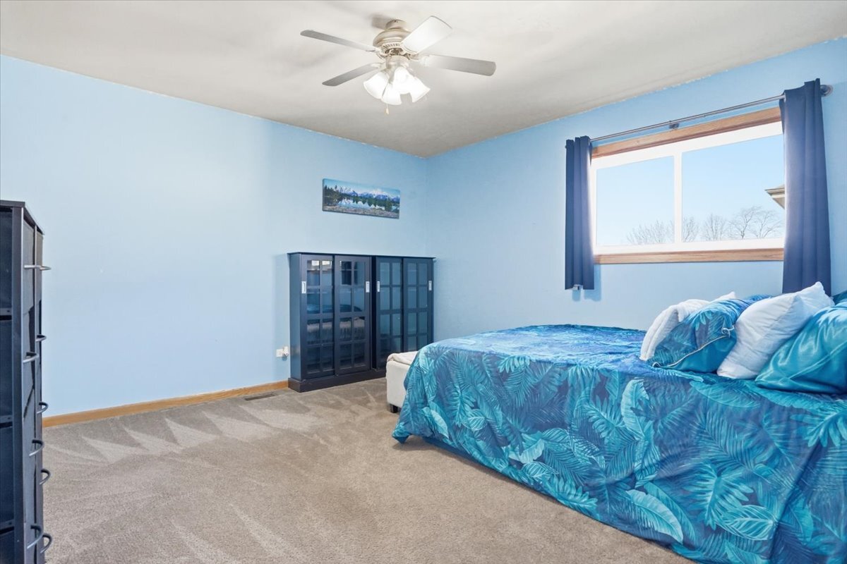 30 Coventry Cove Court, Lake Villa, IL 60046