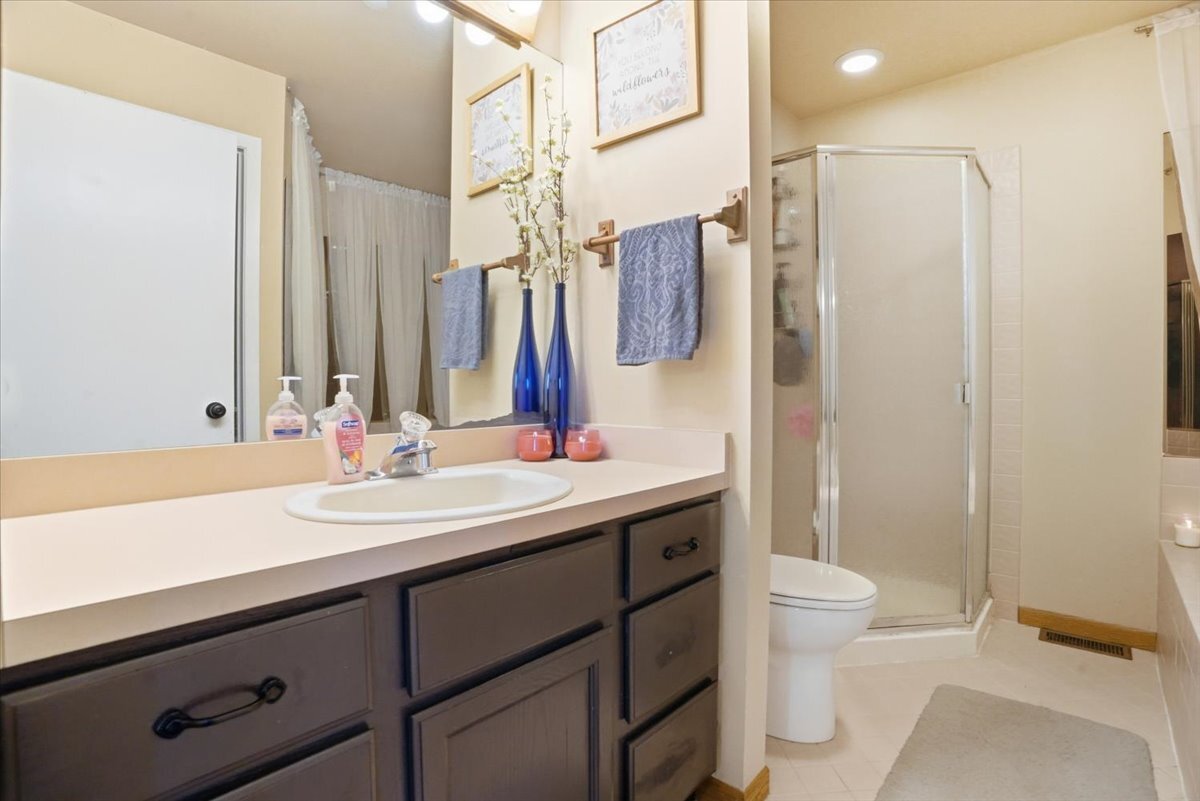 30 Coventry Cove Court, Lake Villa, IL 60046