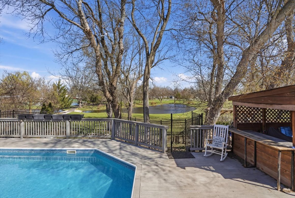 30 Coventry Cove Court, Lake Villa, IL 60046