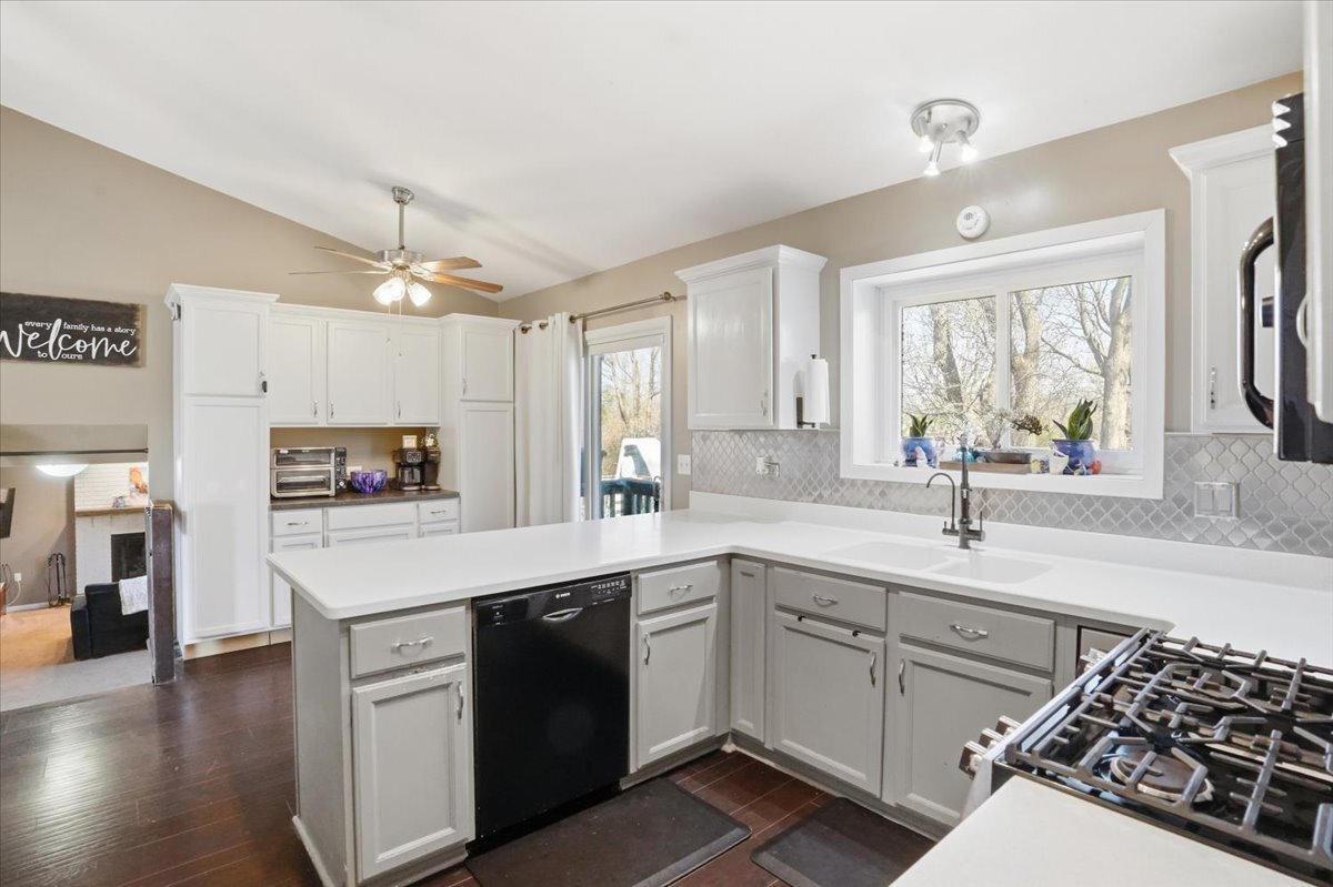 30 Coventry Cove Court, Lake Villa, IL 60046