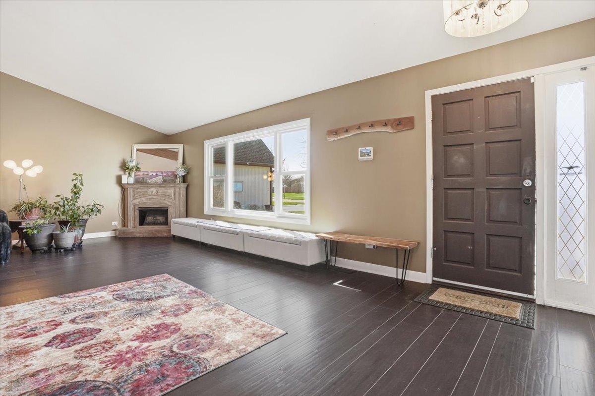 30 Coventry Cove Court, Lake Villa, IL 60046