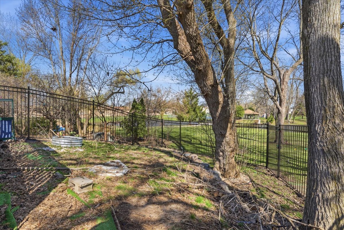 30 Coventry Cove Court, Lake Villa, IL 60046