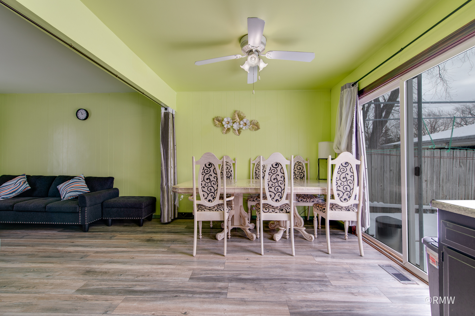 147 W Altgeld Avenue, Glendale Heights, IL 60139