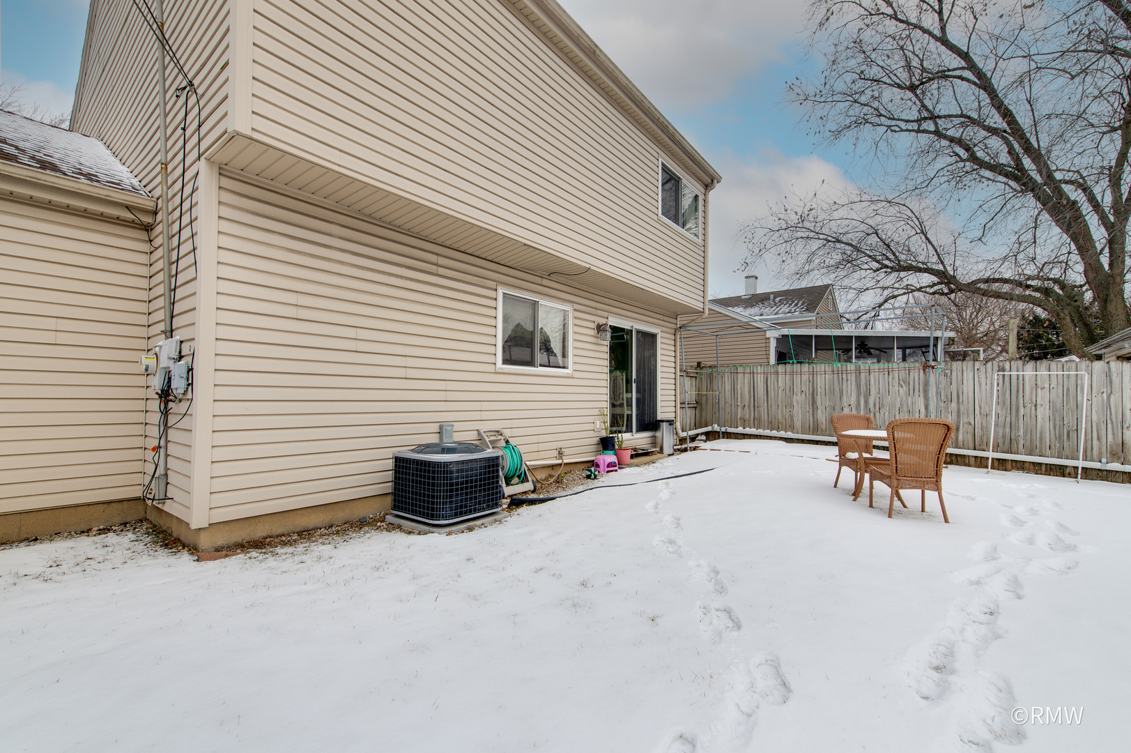 147 W Altgeld Avenue, Glendale Heights, IL 60139