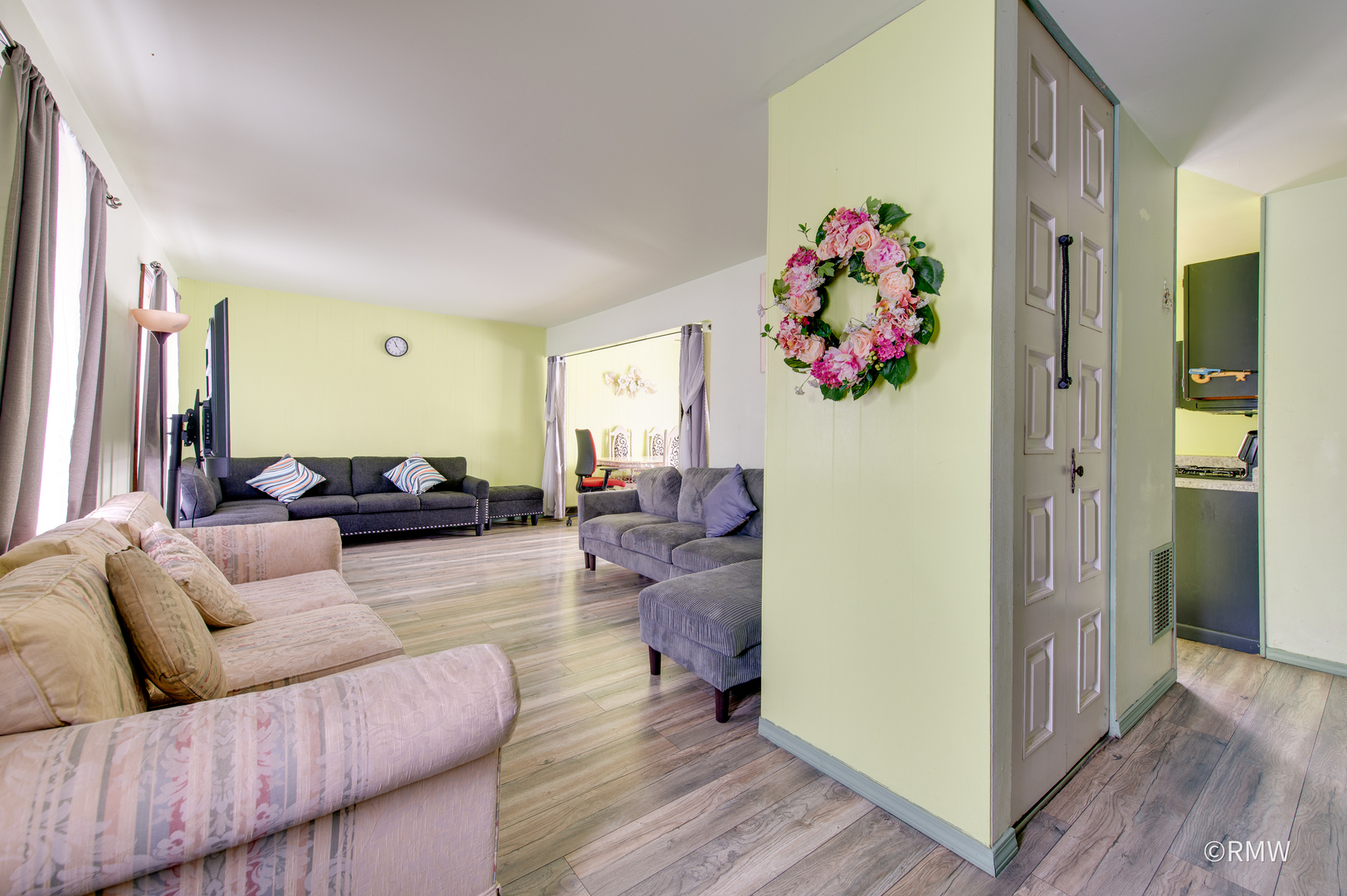 147 W Altgeld Avenue, Glendale Heights, IL 60139