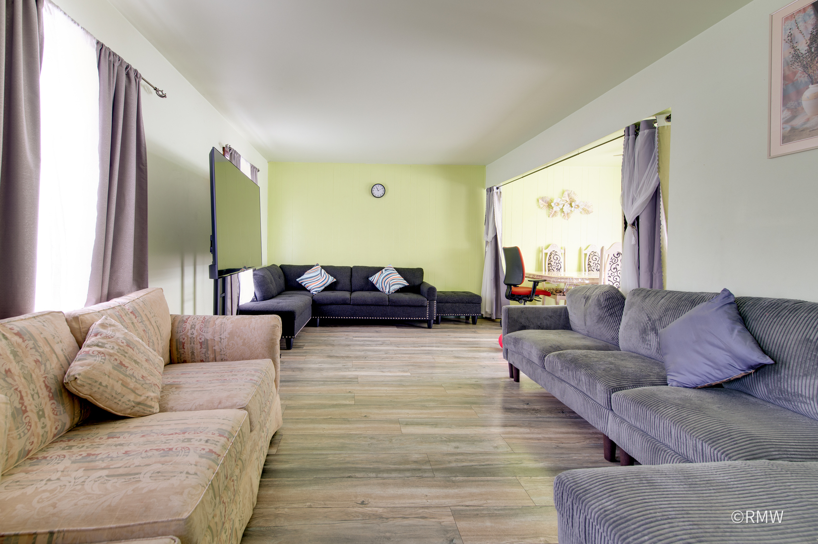 147 W Altgeld Avenue, Glendale Heights, IL 60139