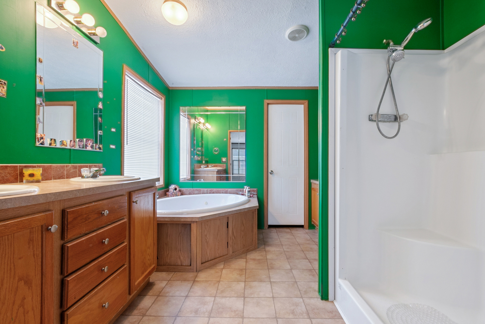 194 Sparrow Drive, Lynwood, IL 60411