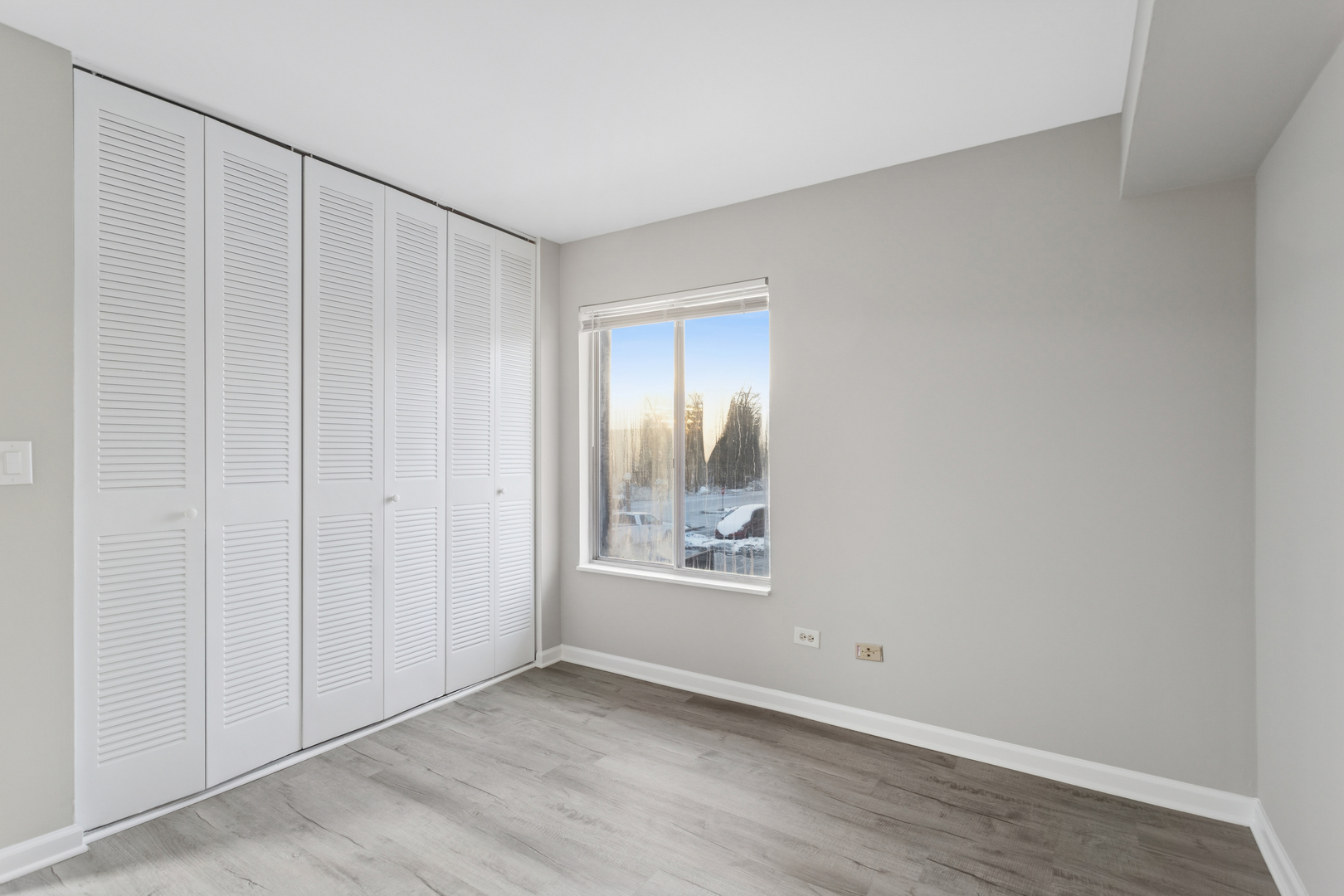 6185 Pinewood Court #202, Willowbrook, IL 60527