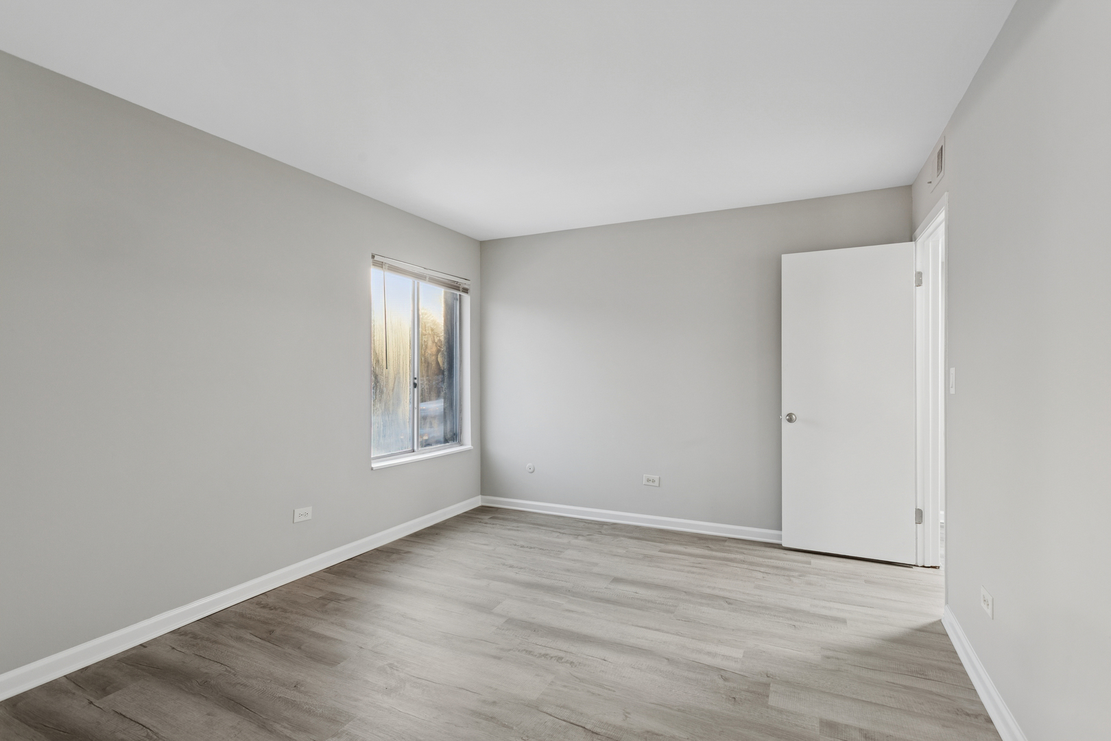 6185 Pinewood Court #202, Willowbrook, IL 60527