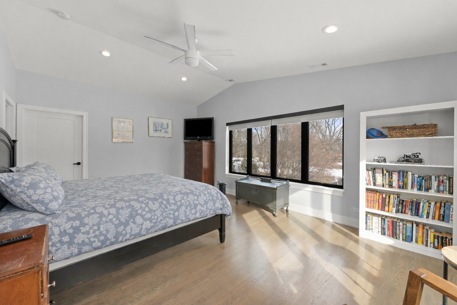 5335 Blodgett Avenue, Downers Grove, IL 60515