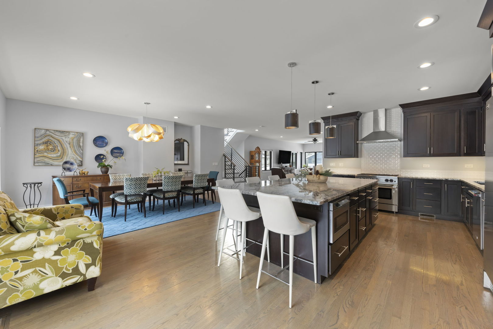 5335 Blodgett Avenue, Downers Grove, IL 60515