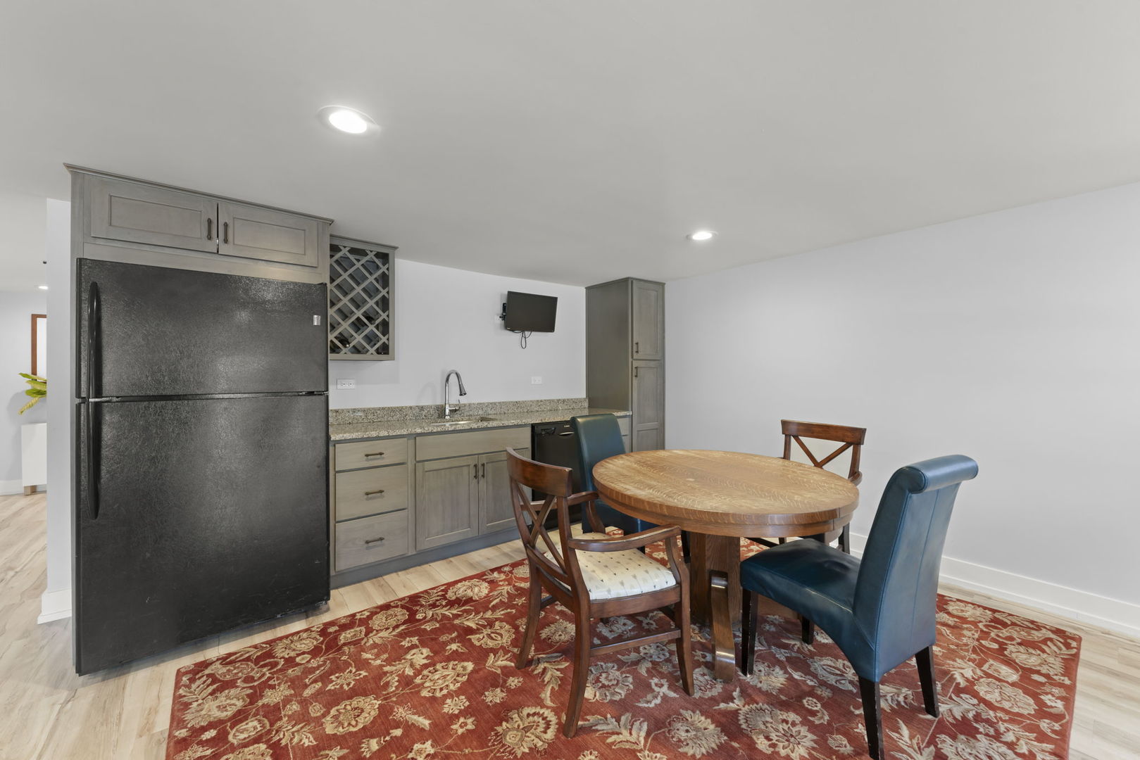 5335 Blodgett Avenue, Downers Grove, IL 60515