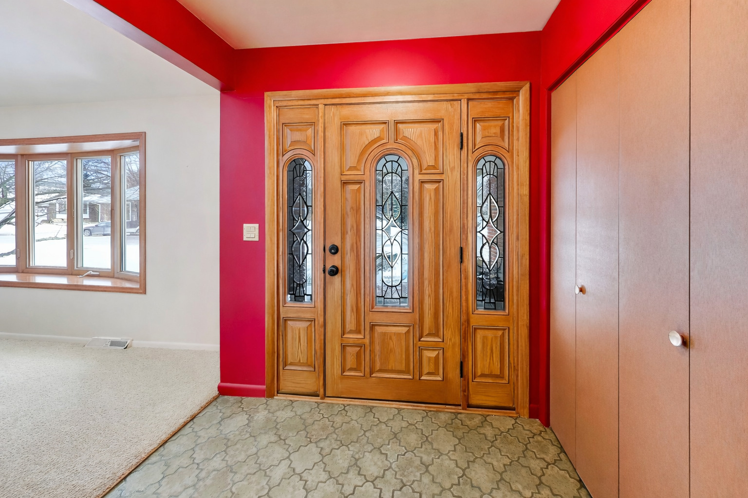 2011 E Robinhood Lane, Arlington Heights, IL 60004