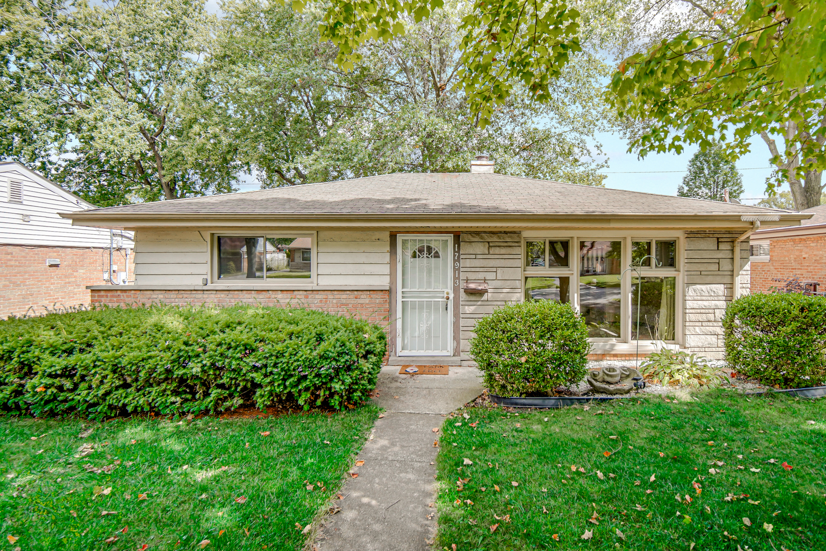 17913 Oakwood Avenue, Lansing, IL 60438