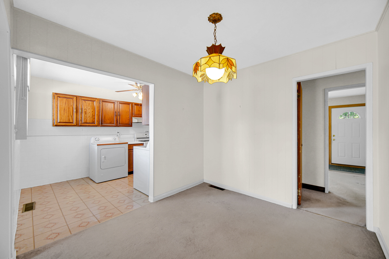 17913 Oakwood Avenue, Lansing, IL 60438