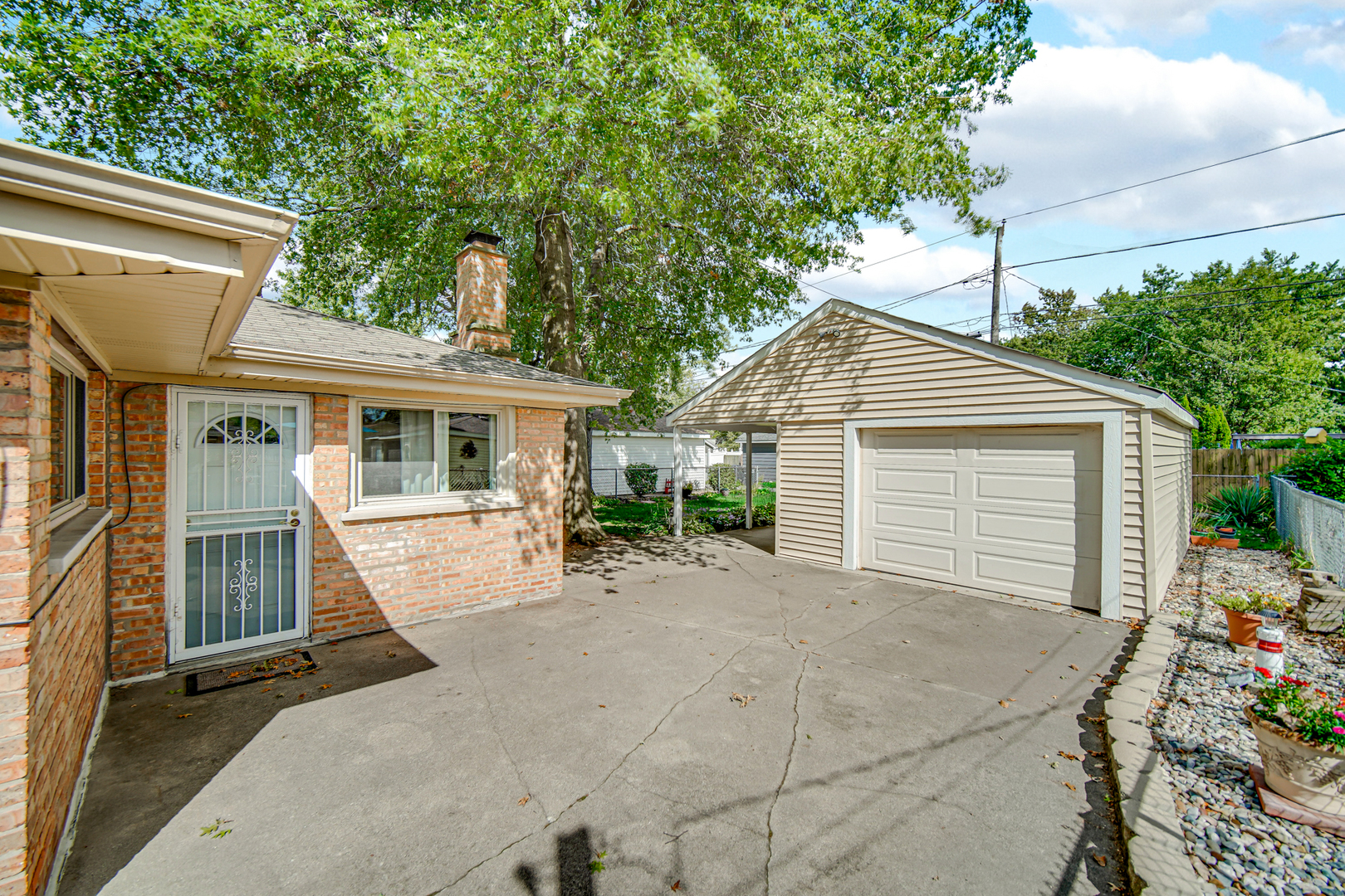 17913 Oakwood Avenue, Lansing, IL 60438