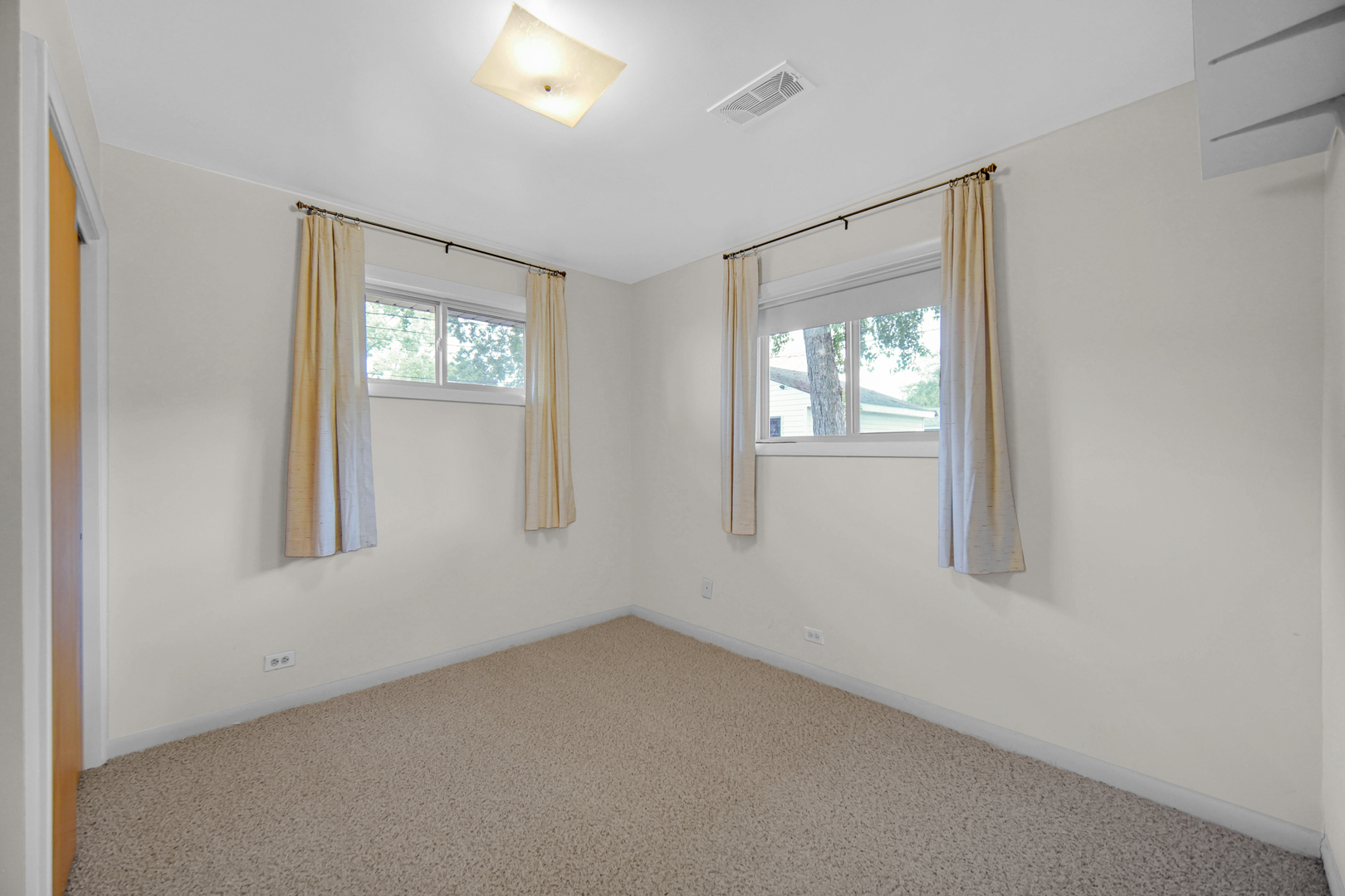 17913 Oakwood Avenue, Lansing, IL 60438