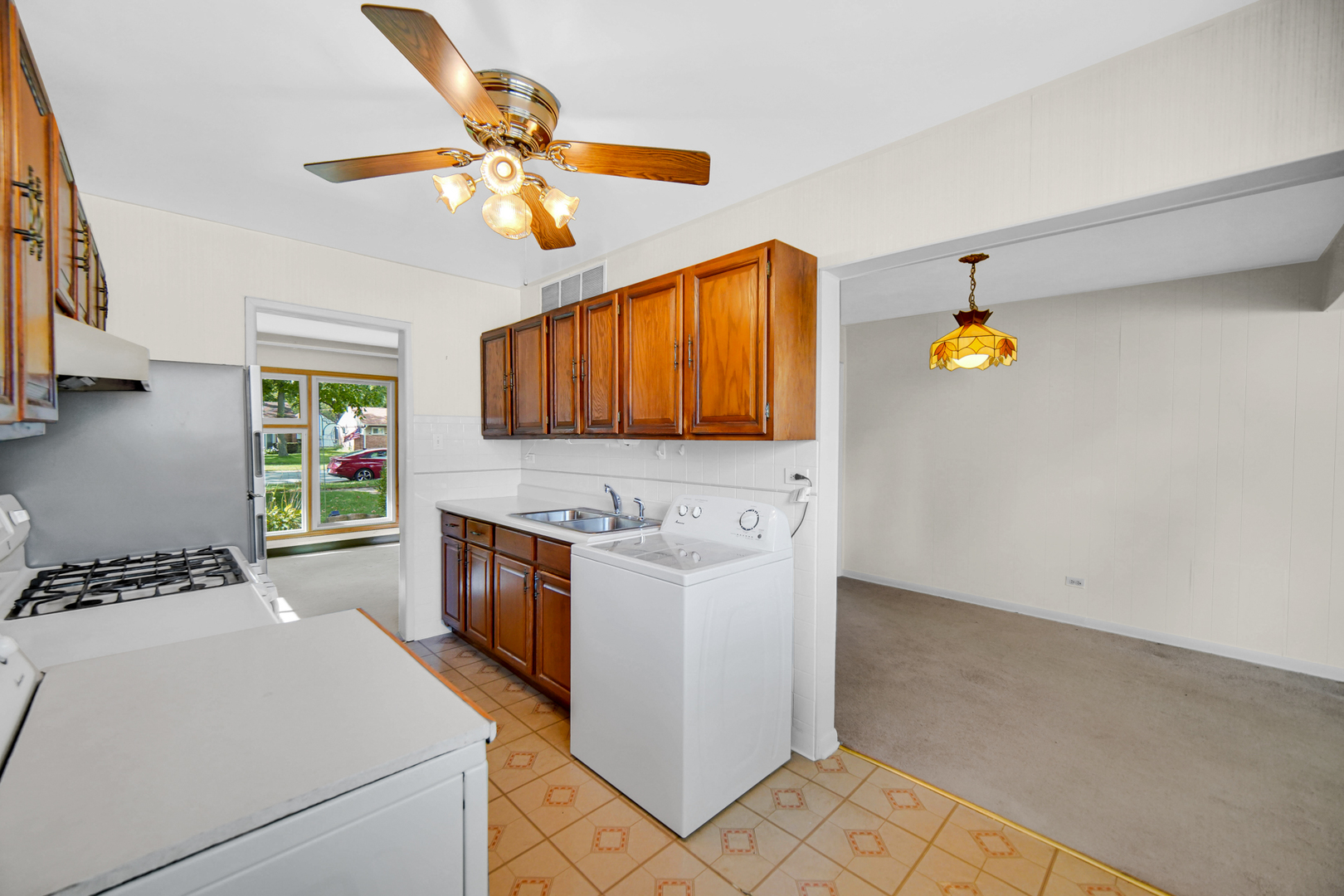 17913 Oakwood Avenue, Lansing, IL 60438