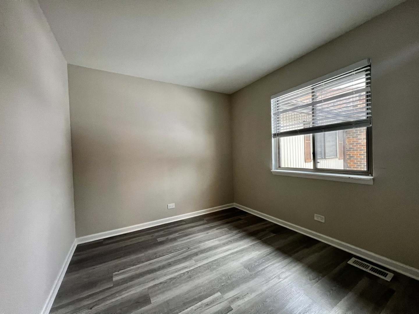 7333 Winthrop Way #10, Downers Grove, IL 60516