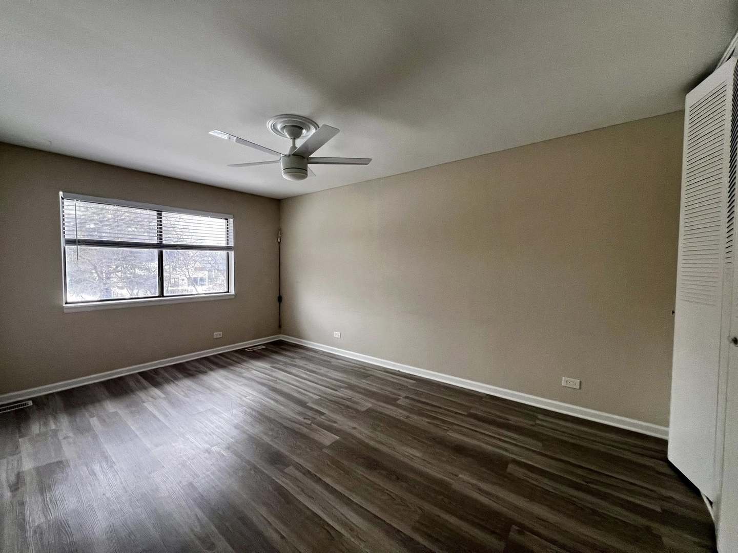 7333 Winthrop Way #10, Downers Grove, IL 60516