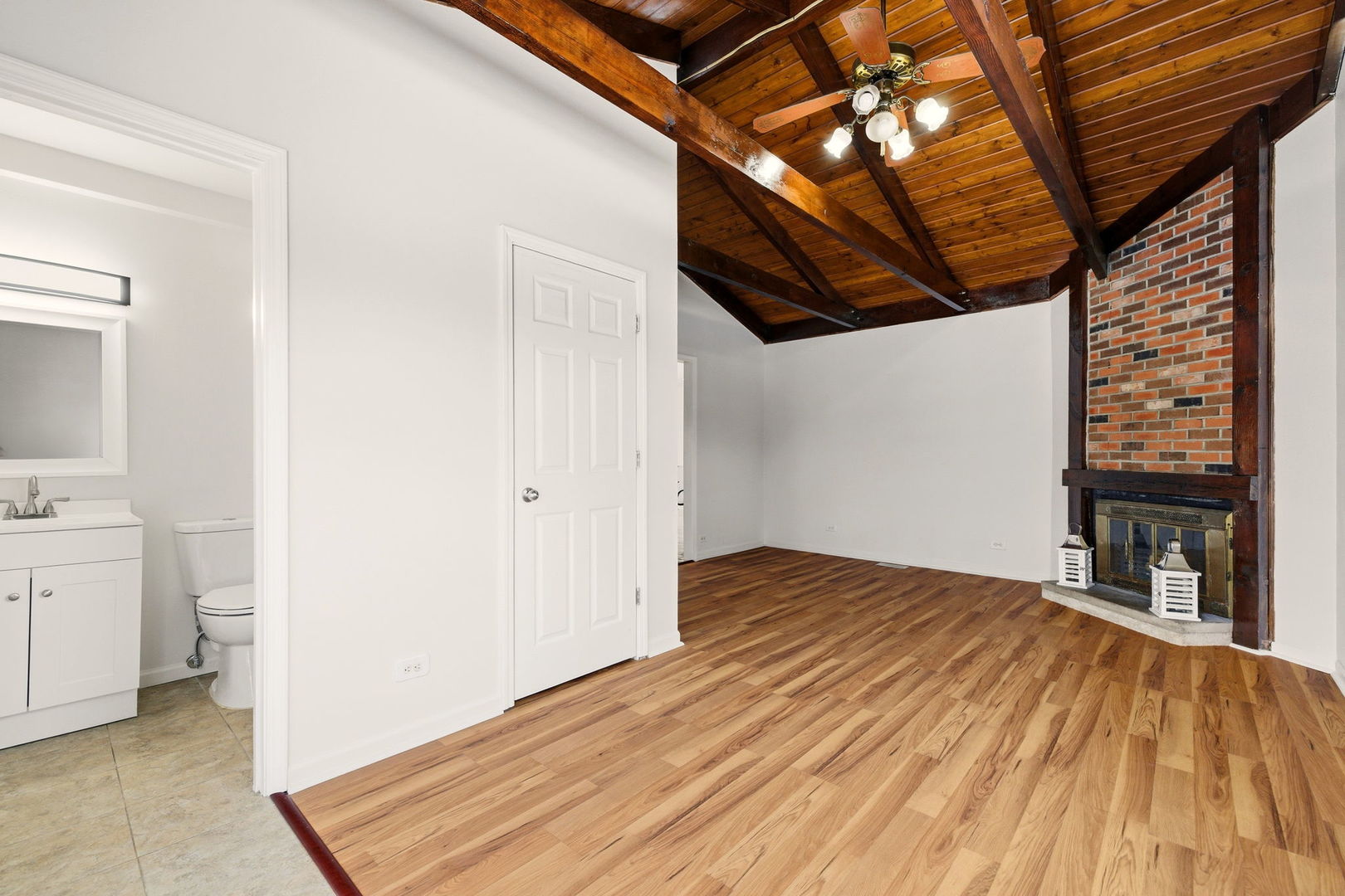 1432 Mitchell Trail, Elk Grove Village, IL 60007