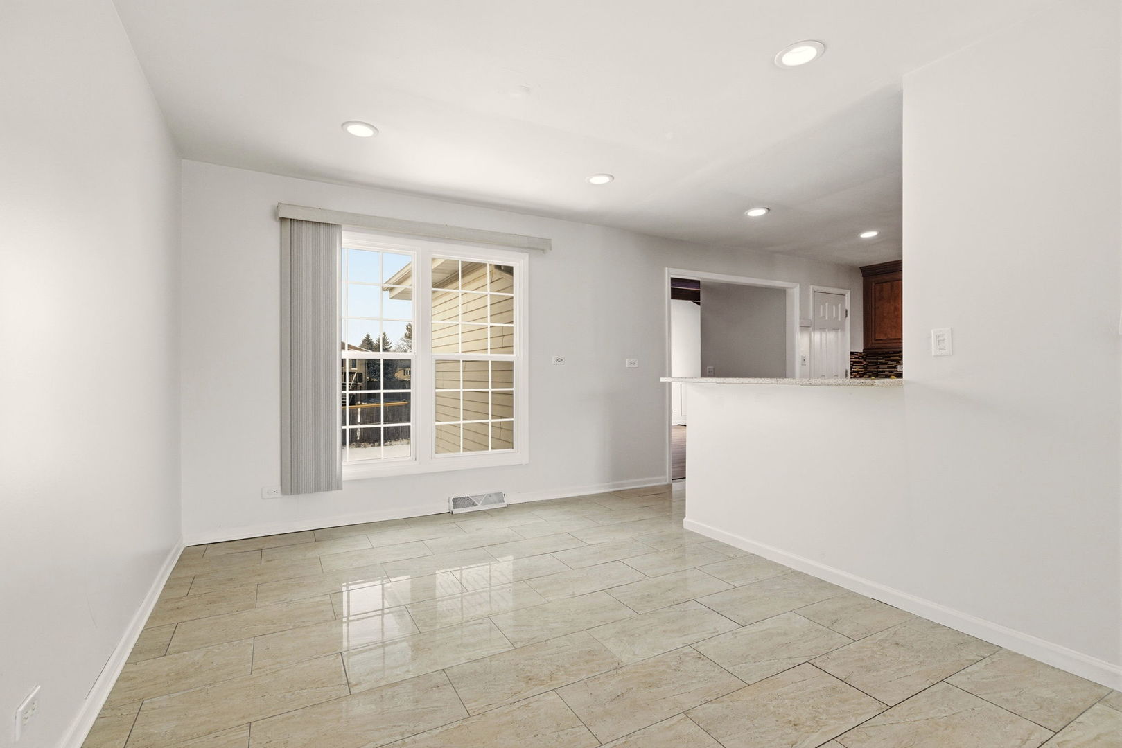 1432 Mitchell Trail, Elk Grove Village, IL 60007