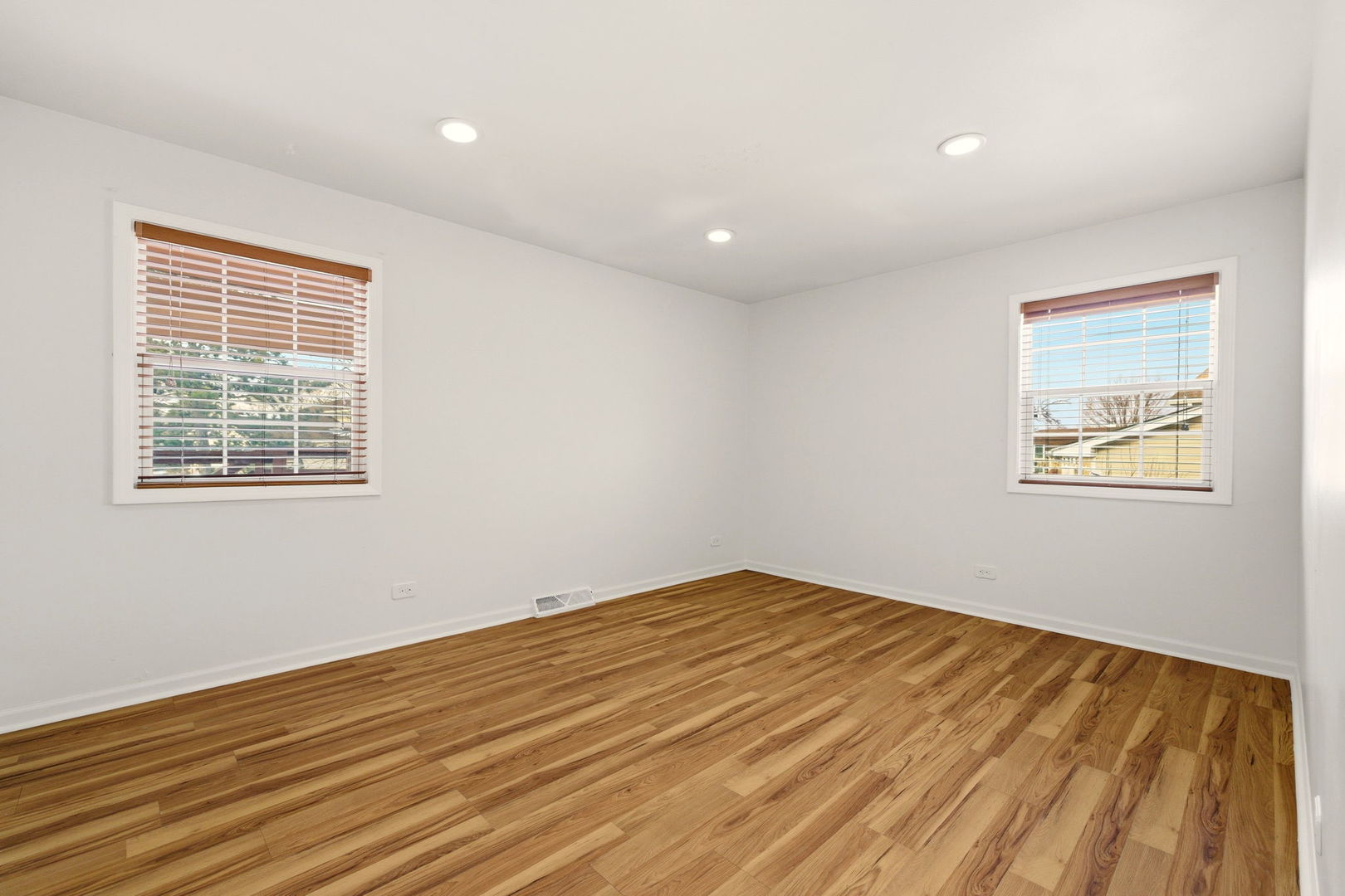 1432 Mitchell Trail, Elk Grove Village, IL 60007