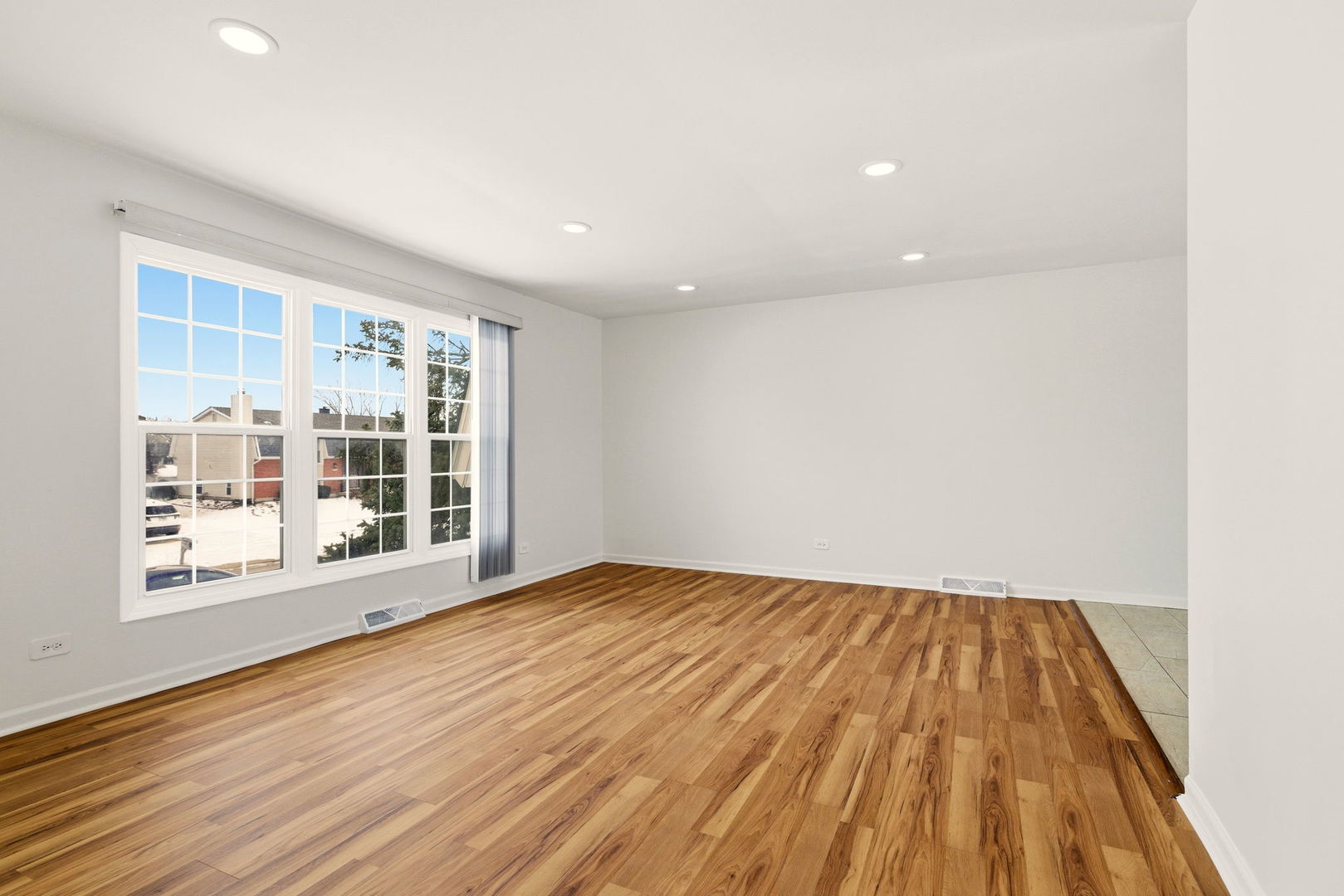 1432 Mitchell Trail, Elk Grove Village, IL 60007