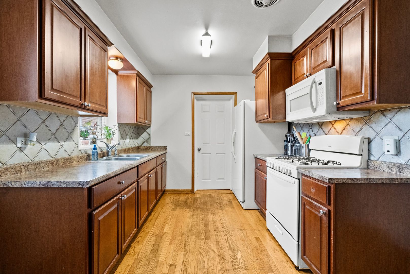 6332 N Mobile Avenue, Chicago, IL 60646