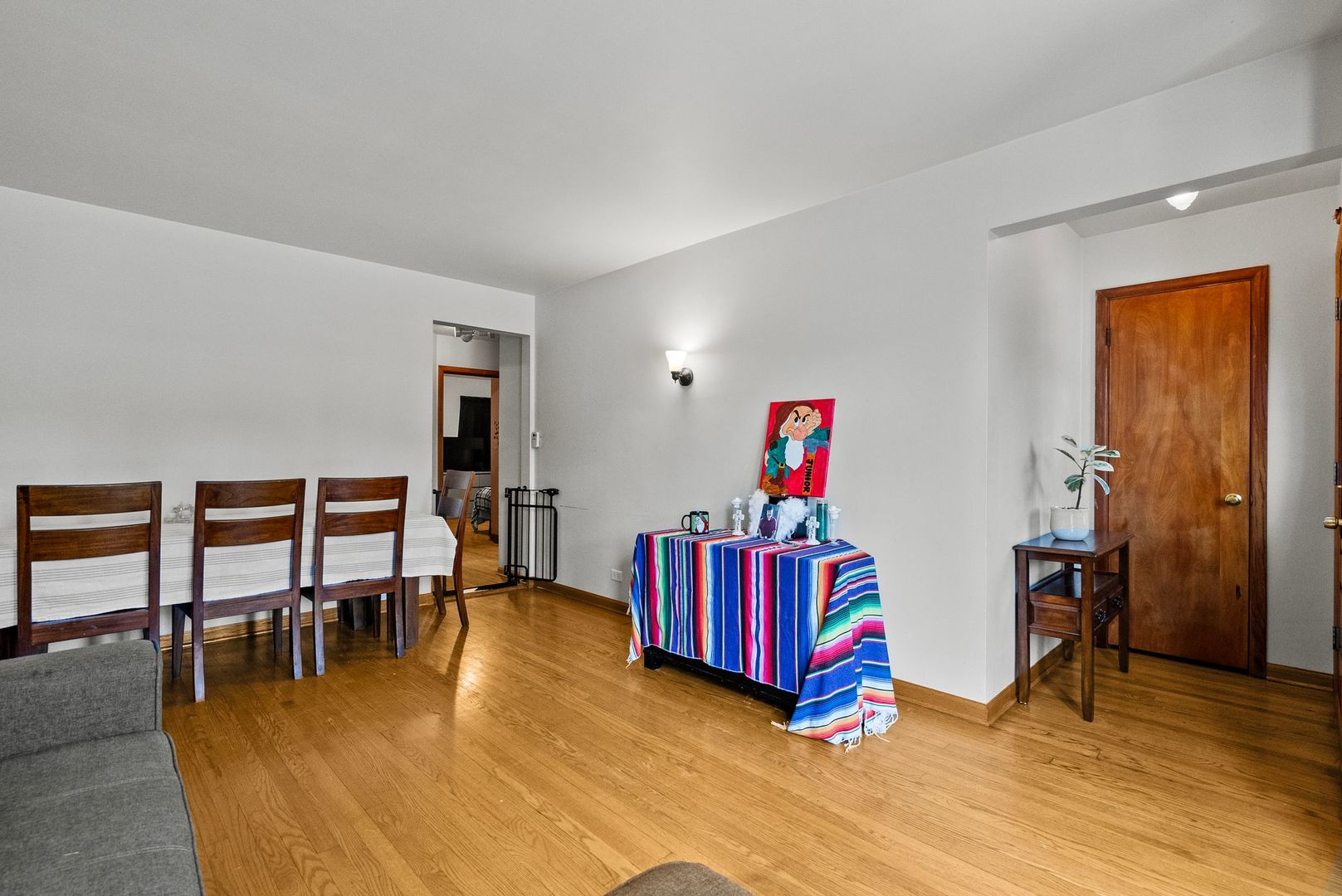 6332 N Mobile Avenue, Chicago, IL 60646