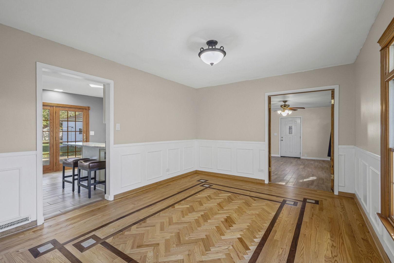 1323 S Roselle Road, Schaumburg, IL 60193