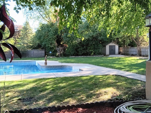 1323 S Roselle Road, Schaumburg, IL 60193