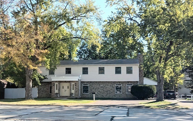 1323 S Roselle Road, Schaumburg, IL 60193