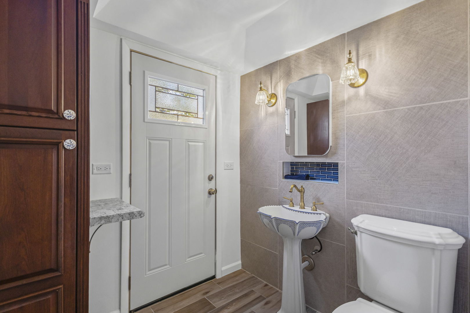 1323 S Roselle Road, Schaumburg, IL 60193