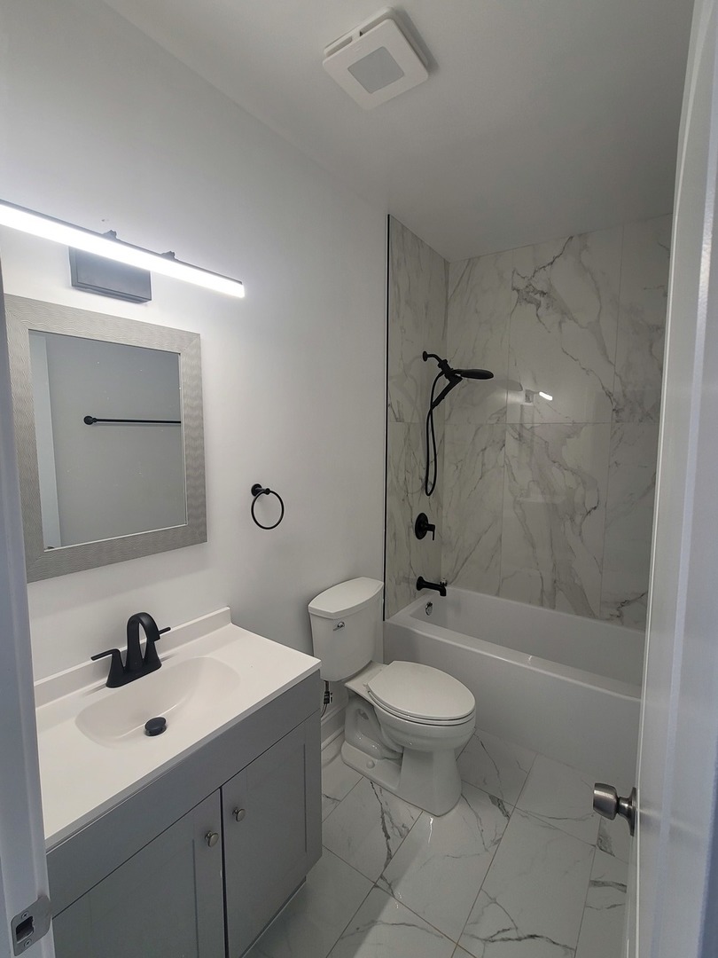 320 N Menard Avenue, Chicago, IL 60644