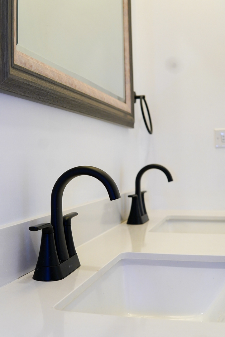 320 N Menard Avenue, Chicago, IL 60644