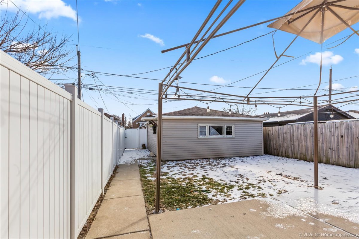 7205 S Hamlin Avenue, Chicago, IL 60629