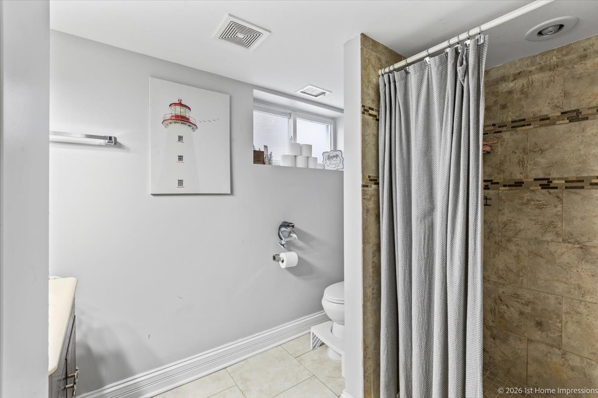 7205 S Hamlin Avenue, Chicago, IL 60629