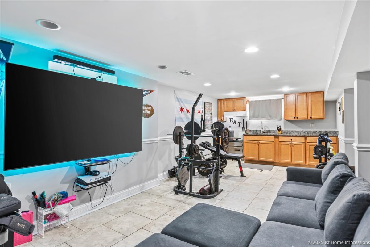 7205 S Hamlin Avenue, Chicago, IL 60629