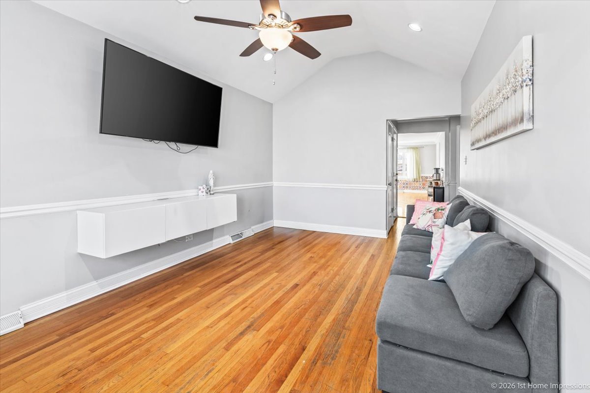 7205 S Hamlin Avenue, Chicago, IL 60629