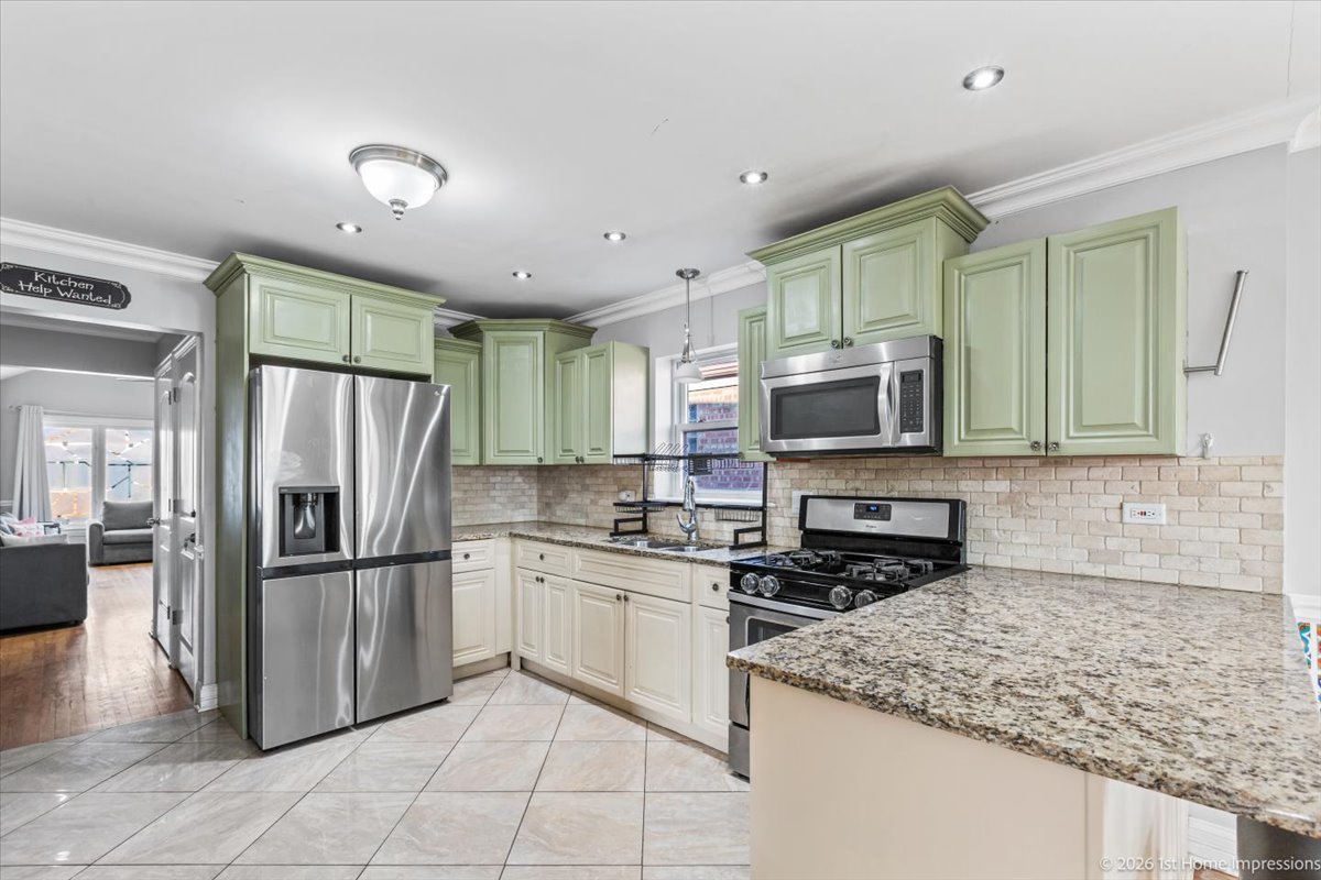 7205 S Hamlin Avenue, Chicago, IL 60629