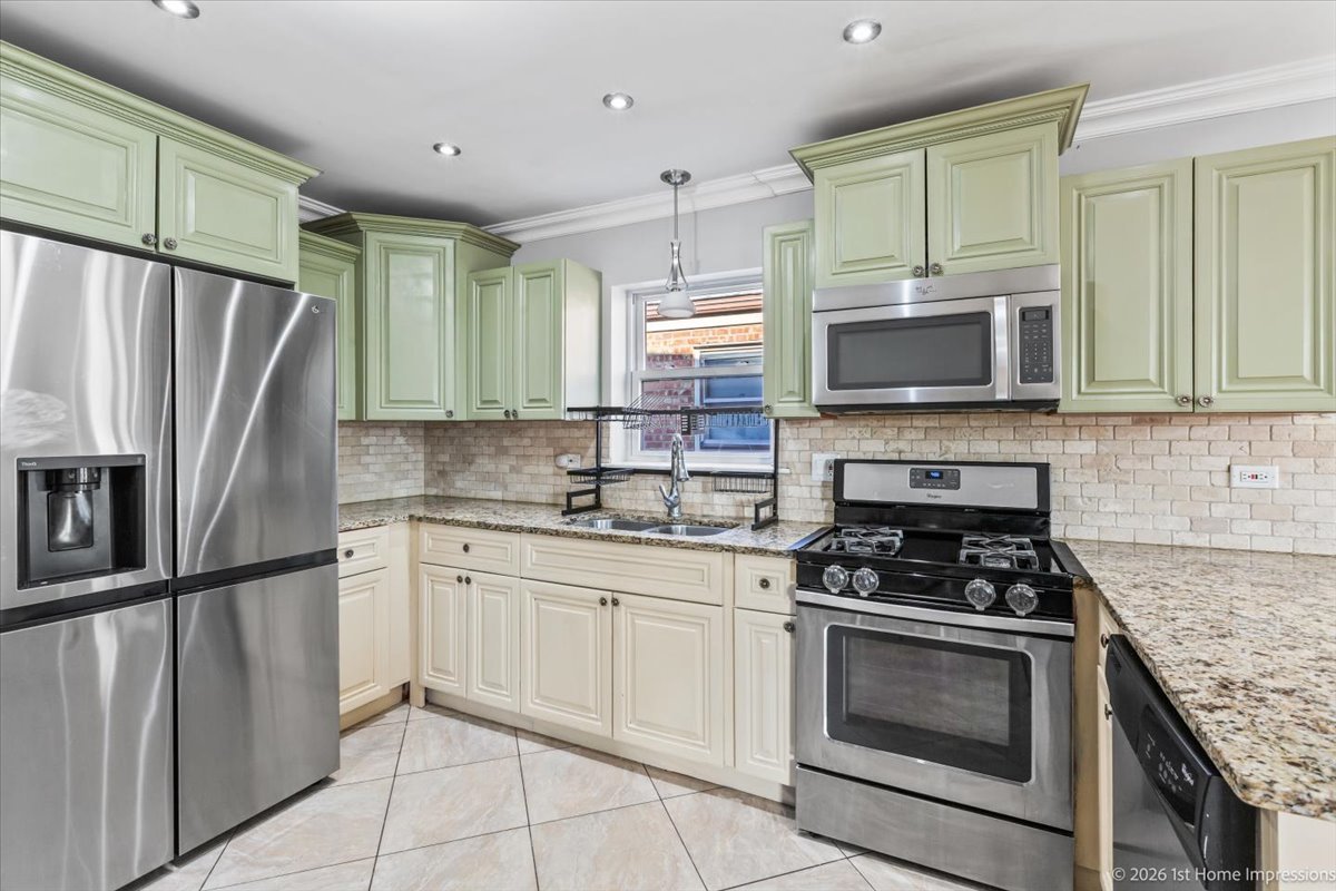 7205 S Hamlin Avenue, Chicago, IL 60629