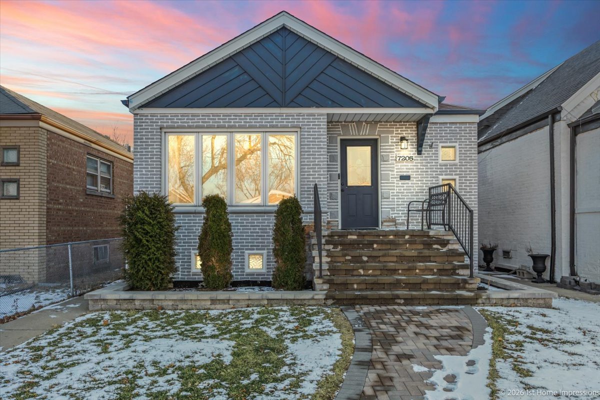 7205 S Hamlin Avenue, Chicago, IL 60629
