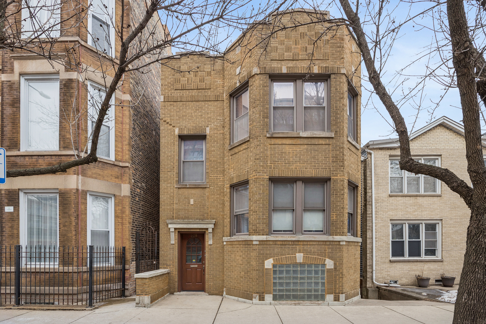 928 W 35th Street, Chicago, IL 60609