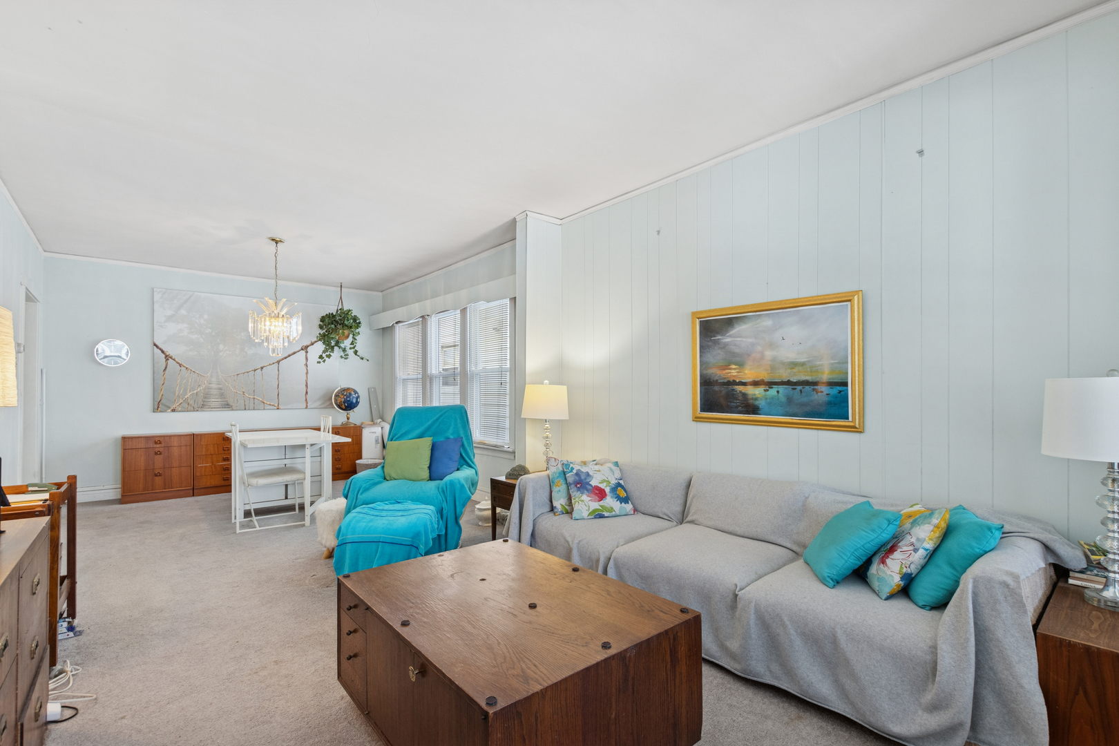 5207 N Ludlam Avenue, Chicago, IL 60630