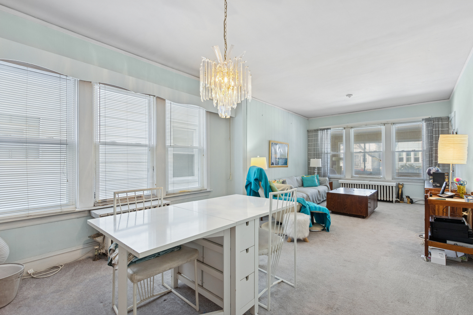 5207 N Ludlam Avenue, Chicago, IL 60630